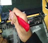 Jasa Perbaiki Engsel laptop lepas